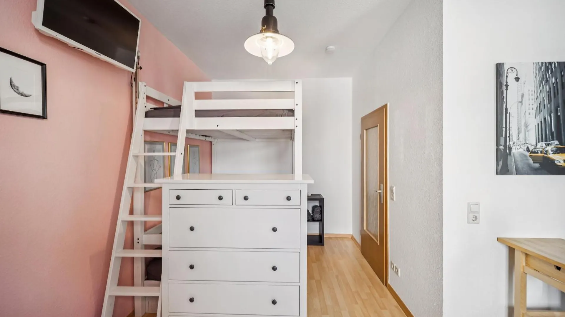 Ruhige Wohnung Beim Dresdner Panometer Mit Gratis Parkplatz Δρέσδη Διαμέρισμα