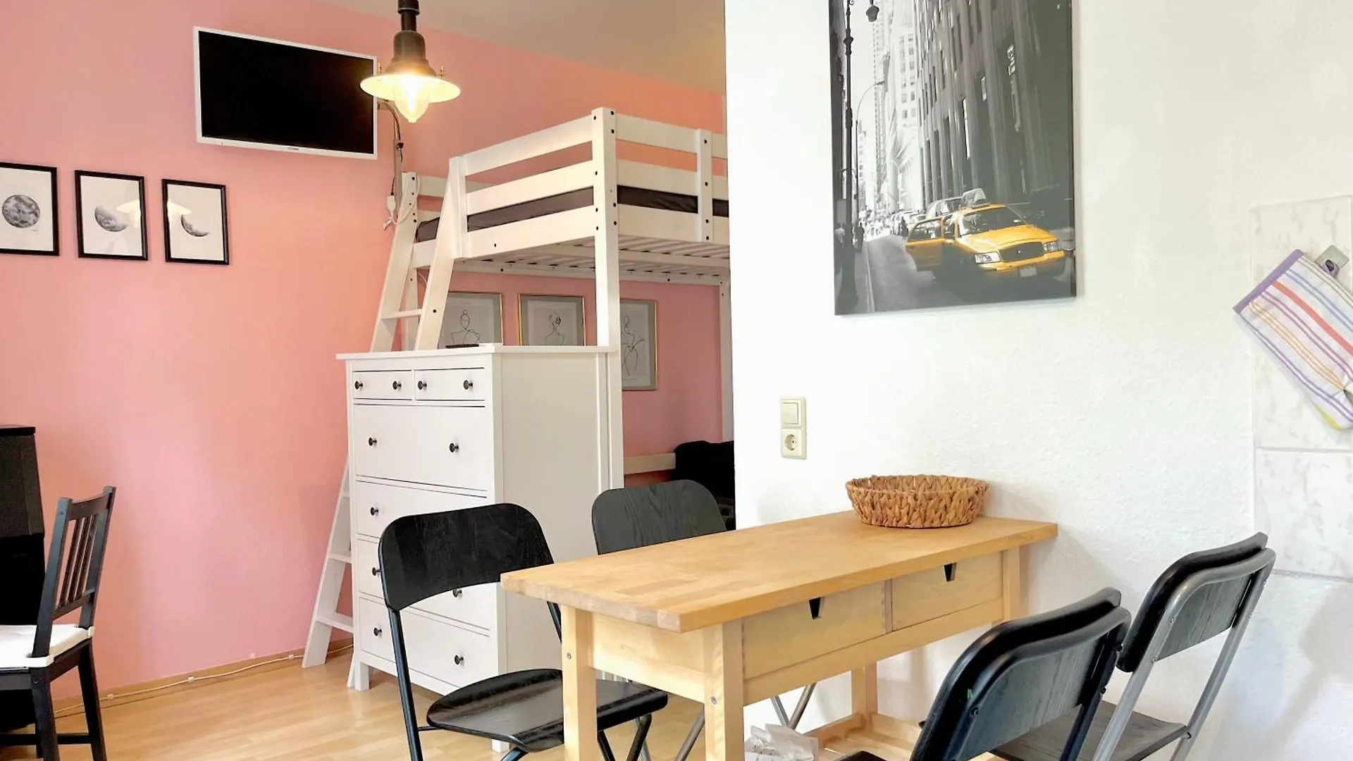 Apartment Ruhige Wohnung Beim Dresdner Panometer Mit Gratis Parkplatz Dresden